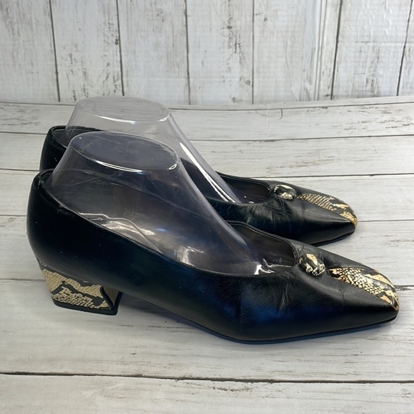 Vintage Bellini Black Leather and Reptile Button Low Heel Pump - Picture 6 of 15